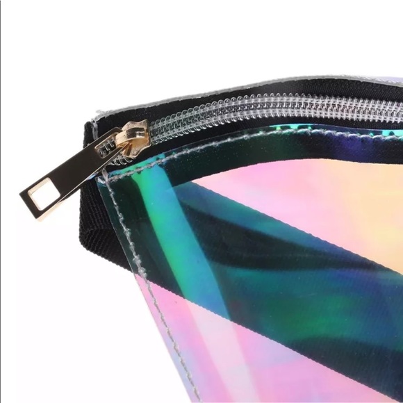 New Item✨ Clear Holographic Fanny Pack 💕 - Picture 5 of 7